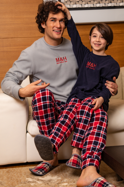 Pigiama uomo girocollo in caldo cotone, pantaloni fantasia tartan e ricamo