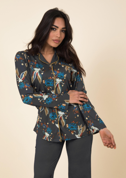 Pigiama donna in elegante e morbida viscosa, fantasia orientale, abbottonatura frontale e dettagli in contrasto linea Tereia by Milk and Honey